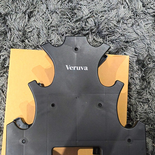 Veruva black plastic tier - black,